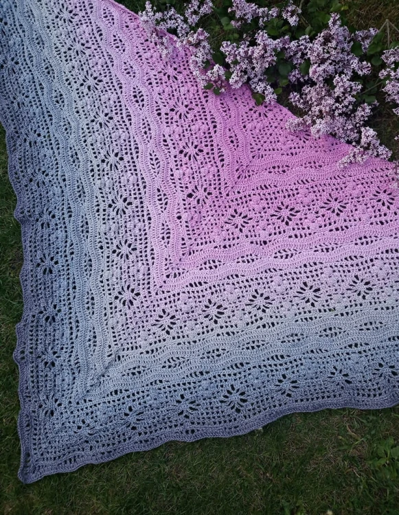 Autorka: Karo Crochet  / Wzór: Daisy Chain by Kirsten Bishop/ 4 nitki, 1400 m