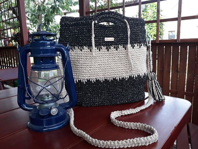Sznurek YarnArt Macrame Cotton Lurex 2mm 723 / czerń z nicią srebrną