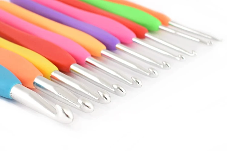 Zestaw szydełek z ergonomiczną rączką 2-8 mm