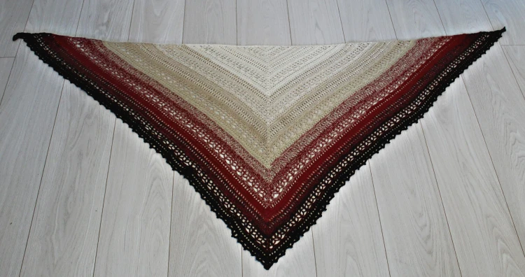 Autorka: @CrazyMade / Wzór:  Milles
 3 nitki, 1200 m  / Szydełko 3,5 / Wymiary 185x80 cm