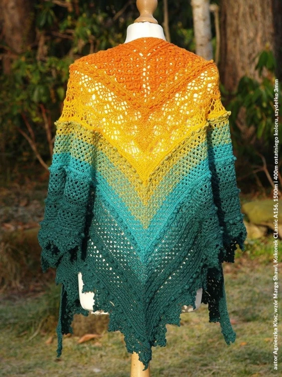 autor Agnieszka Kloc, wzór Marge Shawl, Kokonek CLassic A156, 1500m i 400m ostatniego koloru, szydełko 3mm