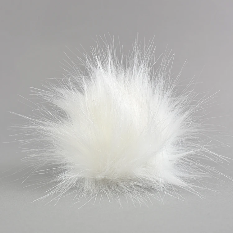 Pompon do czapki 12 cm / P-03 / złamana biel