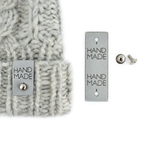 Metka altara / nubuk premium z nitem do czapki "HAND MADE" / jasny szary / 60 x 20 mm / 1 szt.