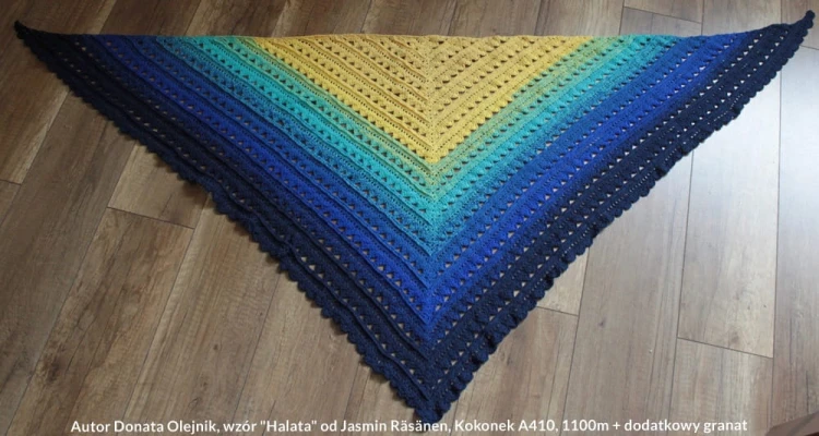 Autor: Donata Olejnik, wzór "Halata" by Jasmin Räsänen, Kokonek A410, 1100m + dodatkowy granat