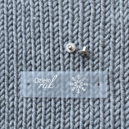 Metka silikonowa z nitem "Dzieło rąk" / śnieżka / srebro / 60 x 20 mm / 1 szt.