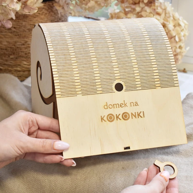 Domek na Kokonki / podajnik do włóczki