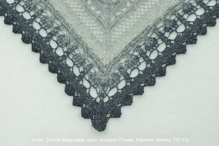 Autor Dorota Majewska wzór Amazon Forest Kokonek Merino 752 Fly