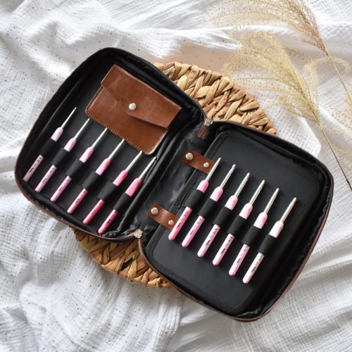 Etui na szydełka / KOKONKI Accessories / skóra / karmel