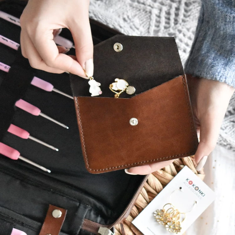 Etui na szydełka / KOKONKI Accessories / skóra / karmel