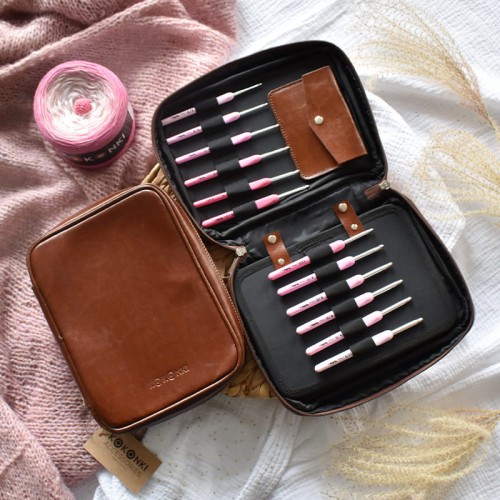 Etui na szydełka / KOKONKI Accessories / skóra / karmel