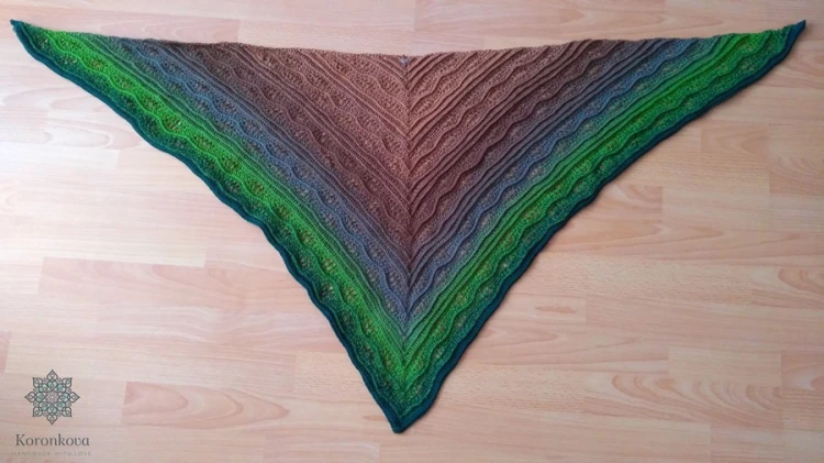 Koronkova
Wzór: Kalinda (Sylwia -  ttp://mycrochetory.com)
Liczba nitek: 3 nitki
Długość: 1100 m
Waga: 220 g
Szydełko: Knit Pro 3,5 mm
