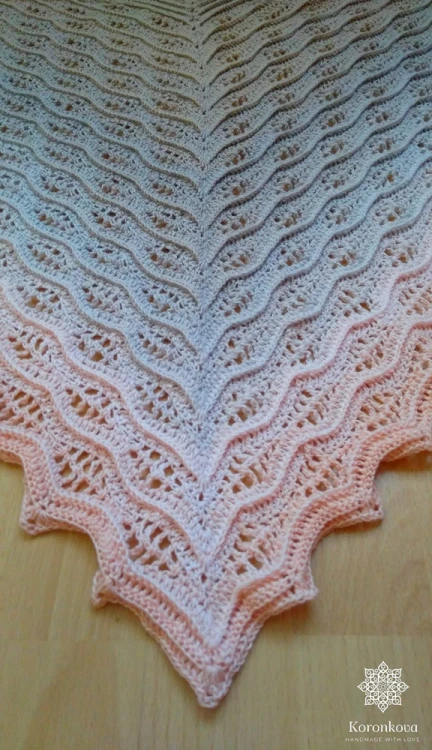 Koronkova /wzór Kalinda, 1100m, 3 nitki / wymiary chusty 150x75 cm/ szydełko 3,5 mm