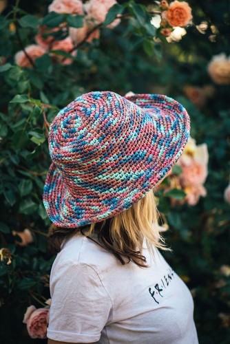 Włóczka Stenli Raffia Multi 14 / rafia papierowa / koral, brzoskwinia, niebieski
