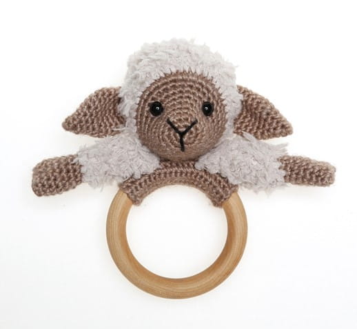 Chanel_on_ring-1.jpg