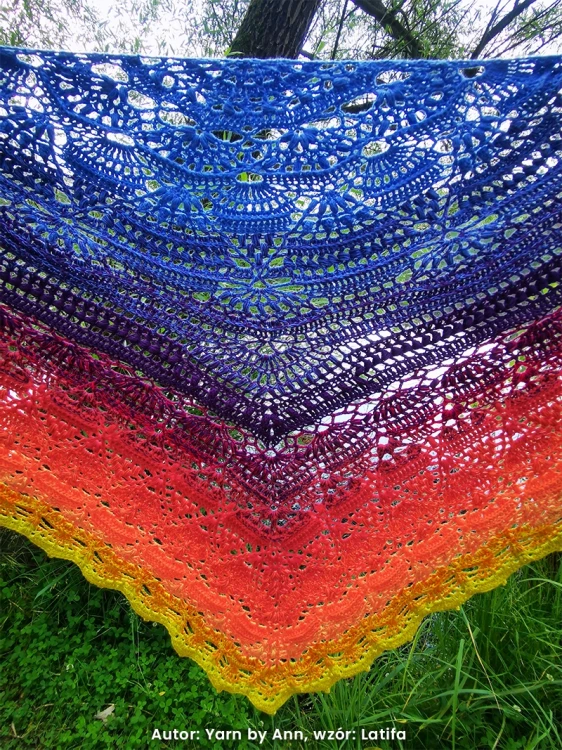 Autorka Yarn by Ann wzór Latifa