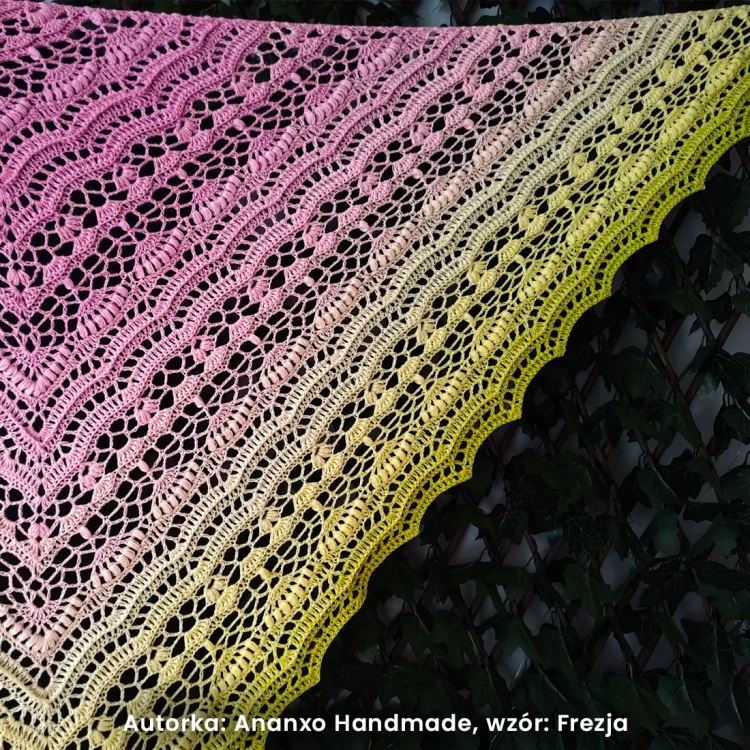 Autorka Ananxo Handmade wzór Frezja